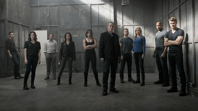 A season three cast photo.
